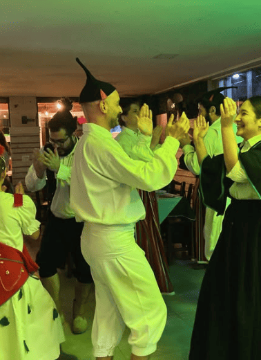 Rancho folclórico típico madeirense na segunda noite portuguesa do Qfrango!